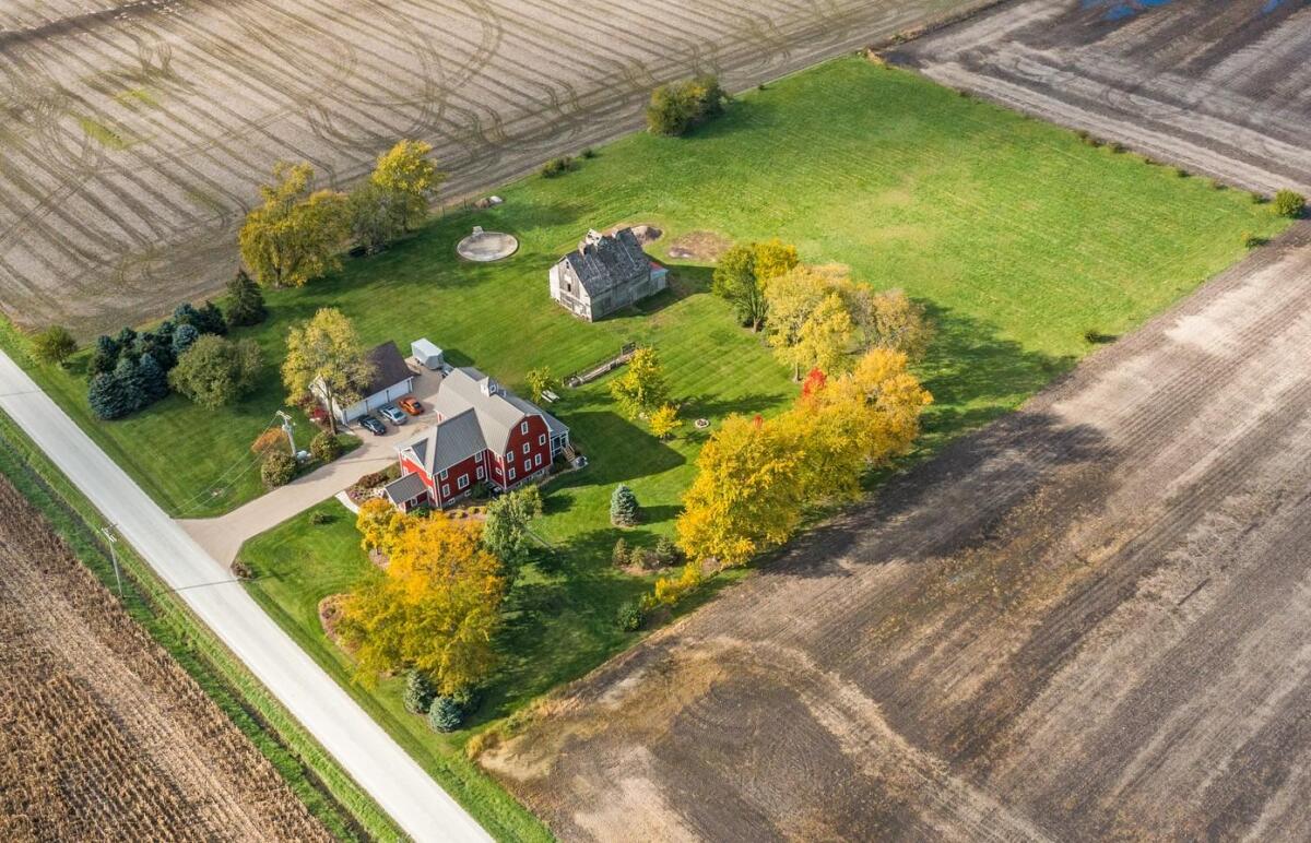 Alt text: “Finished custom home built on land in the Central California foothills.”